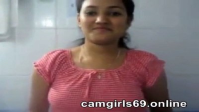 Chennai Pen Bathroomil Mulai Kanbithu Pisaiyum Sex Kaatchi