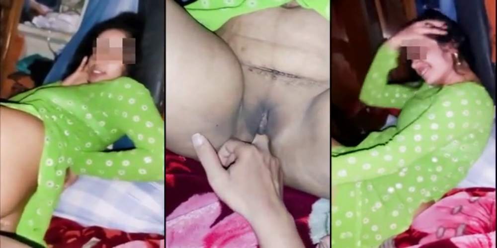 Desi cute girl fingering bf
